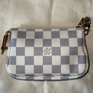Louis Vuitton Mini Pochette